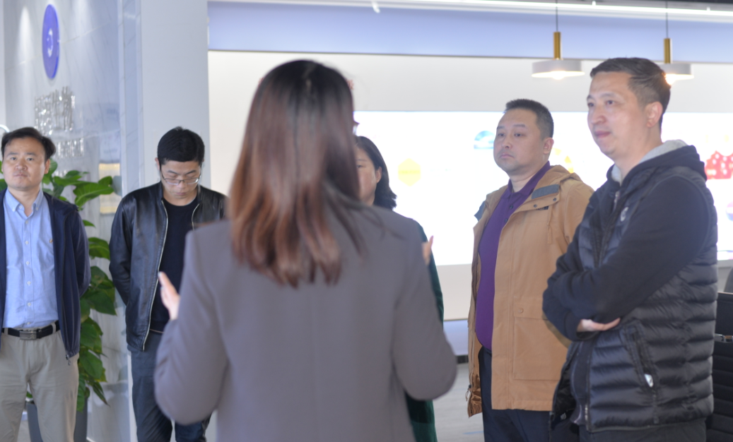 睿城寶盛董事長朱總了解極源生物發(fā)展