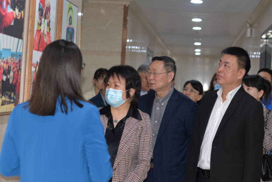 青島市僑聯(lián)黨組書記管艾宏到訪極源生物